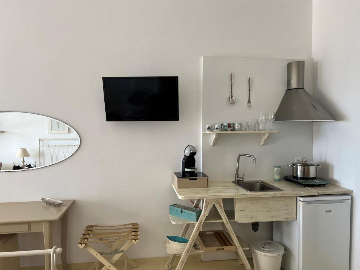 Heavenly Milos Suites Agia Kiriaki Beach  エクステリア 写真